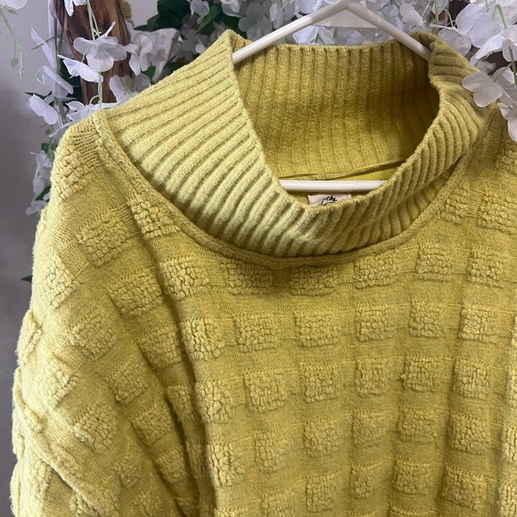 Free People Yellow Knitted Women Sweater - Picture 2 of 8